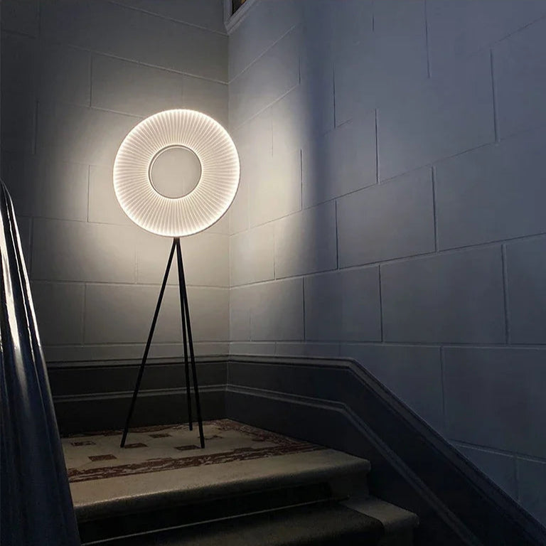 Luminária de Piso Pôr do Sol: Elegância Que Transforma Seu Ambiente