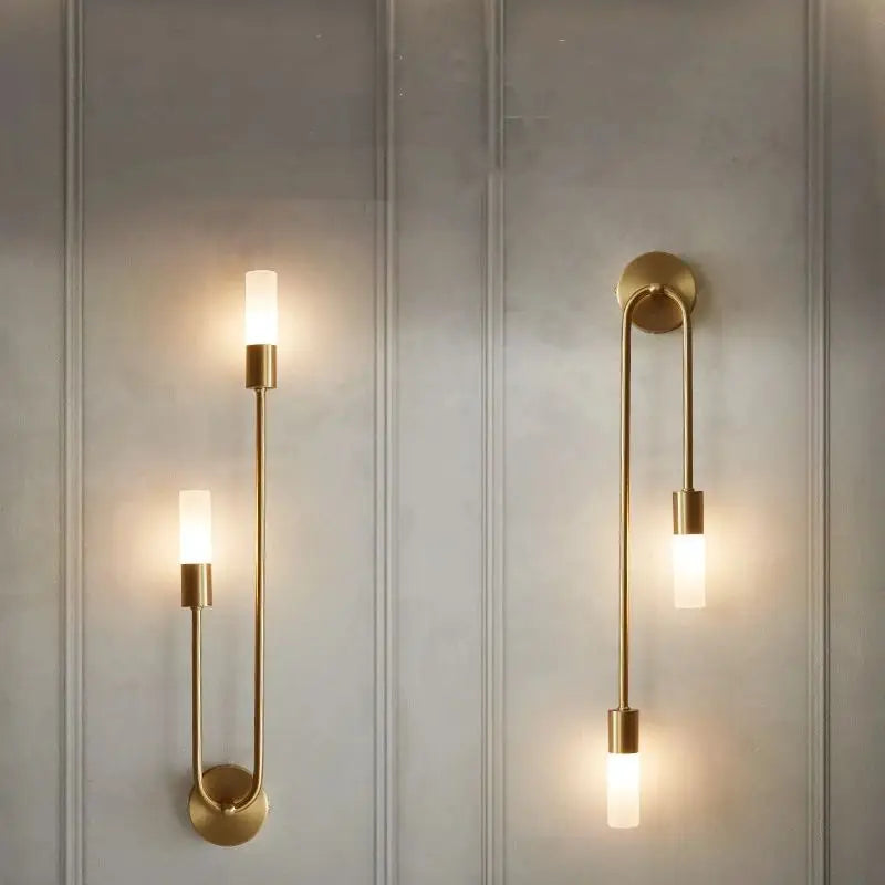 Arandela de Parede Duo – Iluminação Sofisticada em Dourado e Preto