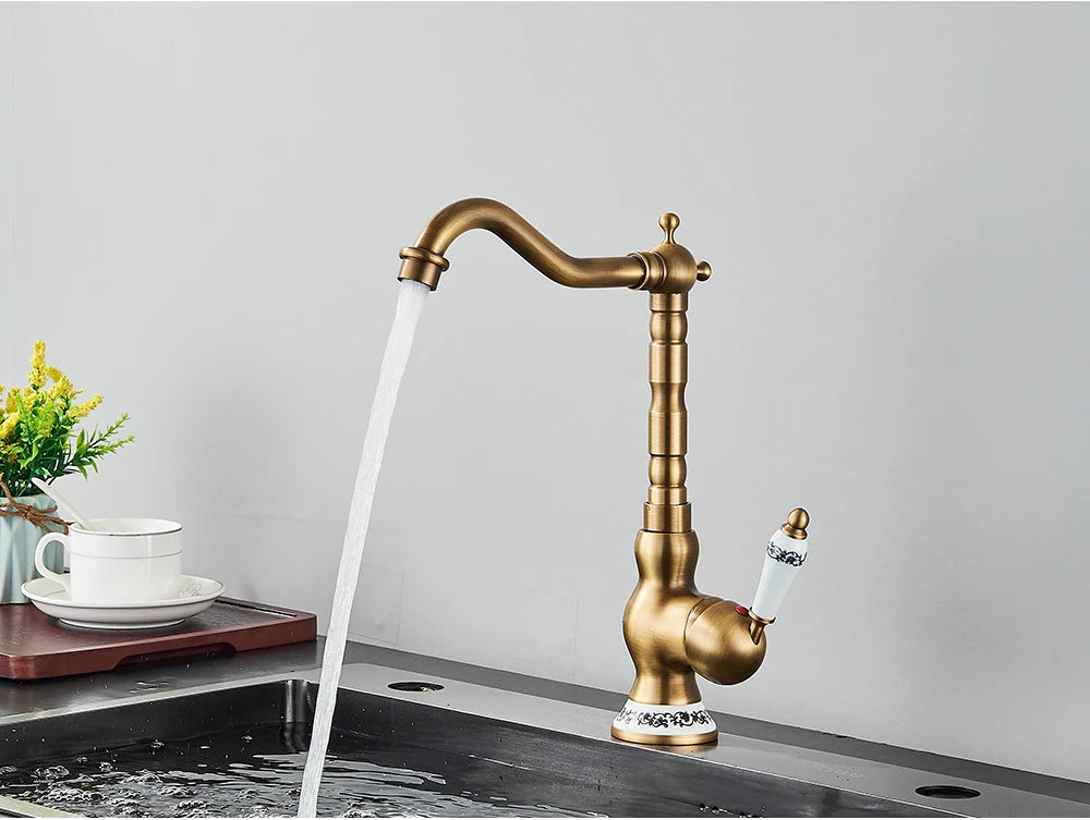 Torneira de Lavatório Vintage em Cobre – Bica Giratória com Misturador de Água Quente e Fria