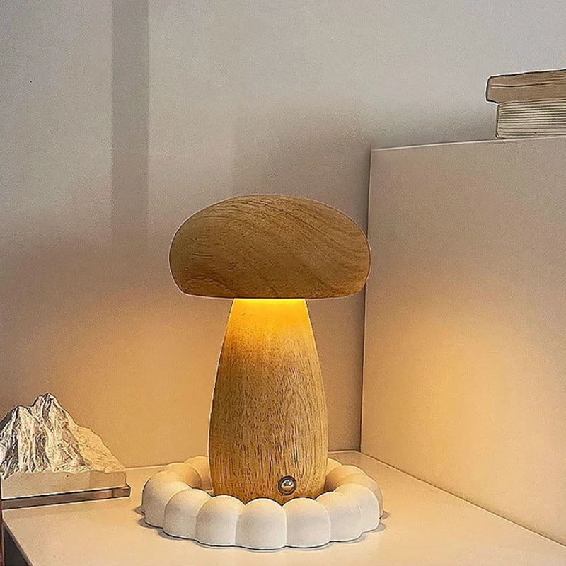Luminária de Mesa Cogumelo em Madeira – Luz Regulável, Carregamento USB e Design Sofisticado
