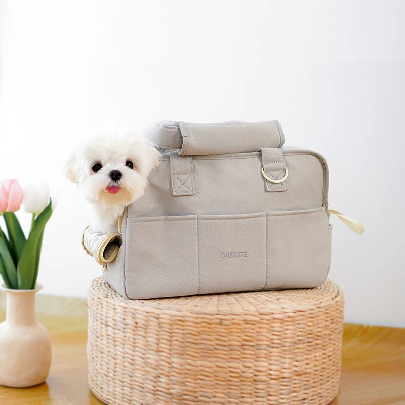 Portable Shoulder Bag for Cats and Small Dogs - Comfort and Practicality Outdoors